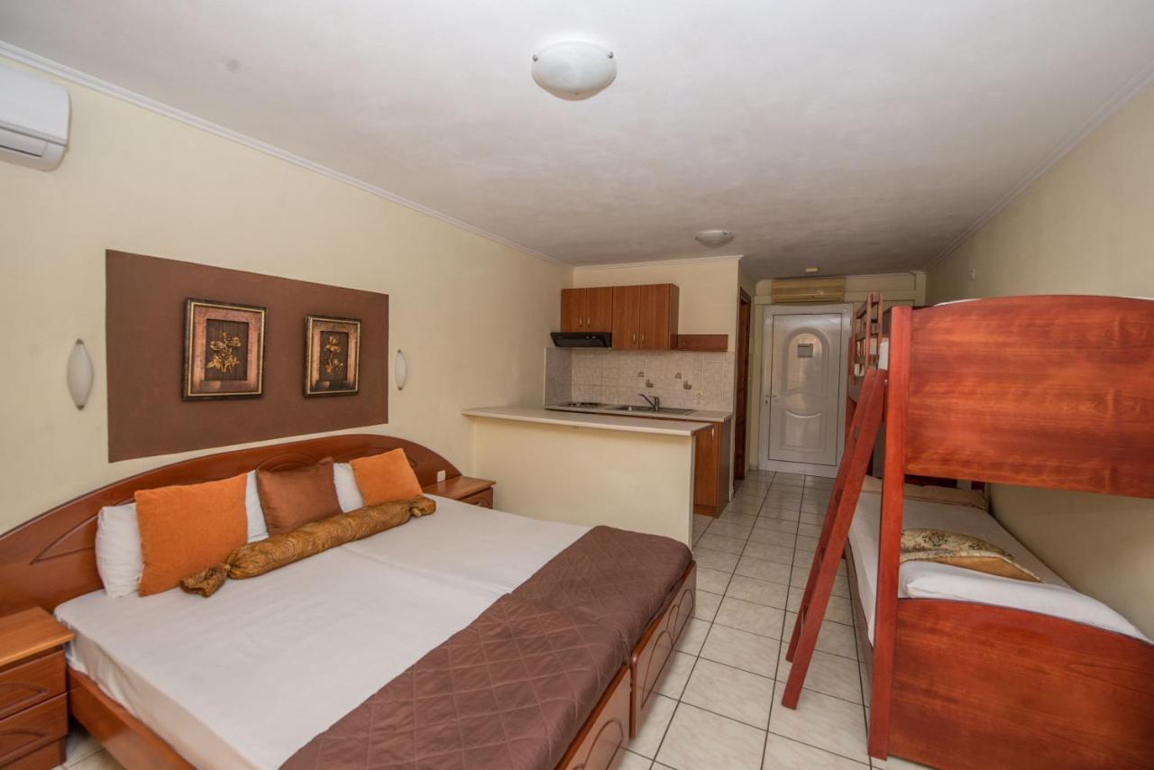Damia Hotel Apts Sidárion Esterno foto